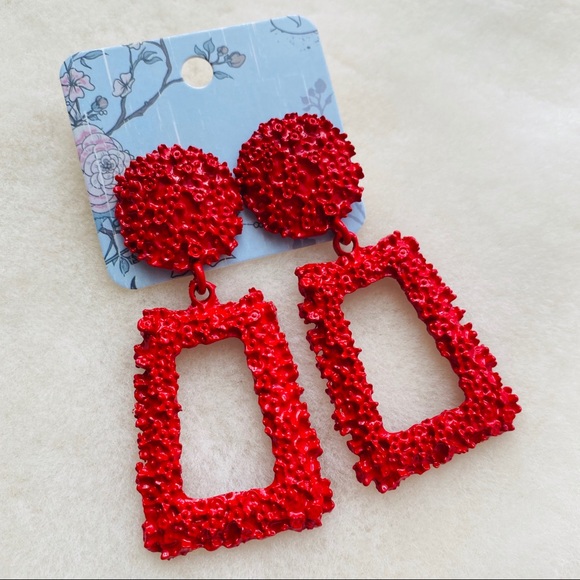 :: Red Textured Statement Earrings :: - Picture 5 of 7